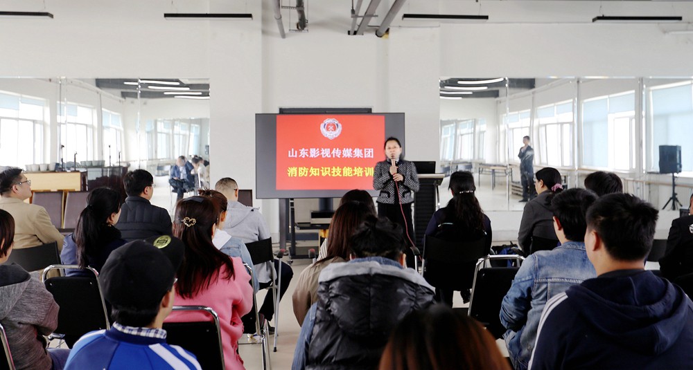 集團(tuán)工會(huì)組織消防知識(shí)培訓(xùn)和逃生安全演練活動(dòng)