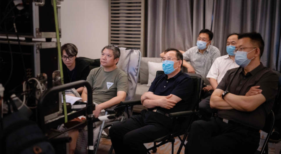 中共山東省委宣傳部副部長、省電影局局長程守田一行到電視劇《老家伙》劇組探班