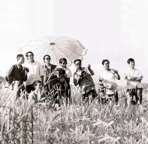 為家國(guó)而歌，迎向潮頭更“有戲”