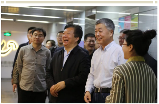 青島市北區(qū)區(qū)委書記鄭德雁一行到山東影視傳媒集團(tuán)調(diào)研 青島市北區(qū)區(qū)委書記鄭德雁一行到山東影視傳媒集團(tuán)調(diào)研