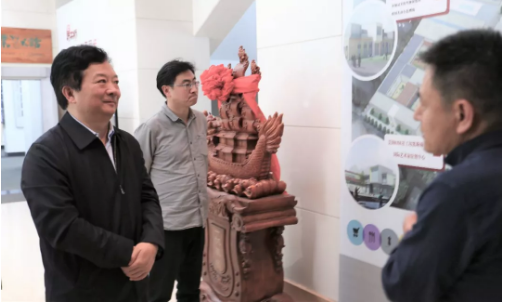 青島市北區(qū)區(qū)委書記鄭德雁一行到山東影視傳媒集團(tuán)調(diào)研 青島市北區(qū)區(qū)委書記鄭德雁一行到山東影視傳媒集團(tuán)調(diào)研